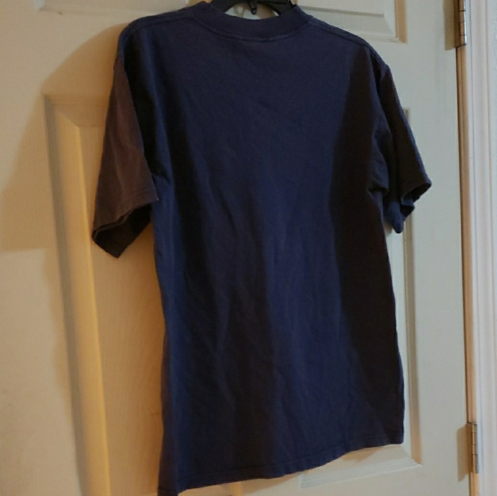 Must Bundle 2+ @ $5 Each Winnie the Pooh Navy T-Shirt Size M - Picture 5 of 5
